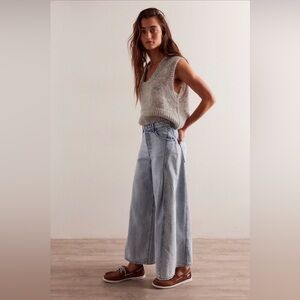 We The Free Light Blue Wide-Leg Cropped Jeans